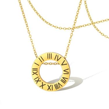 Imagem de SIPURIS Colar de números romanos com pingente delicado personalizado gravado joias de casamento colar de tempo para mulheres e homens, 0.98*0.98 in, Aço inoxidável, Sem Pedra Preciosa