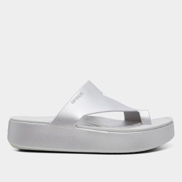Imagem de Sandália Crocs Getaway Metallic Platform Toe Loop Feminina-Feminino