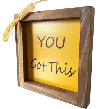 Imagem de Decorações de mesa com moldura de madeira, frontões de parede, escritório, mesa, prateleira, manto, sinalização decorativa de madeira, lareira interna, casa de fazenda, decoração de férias