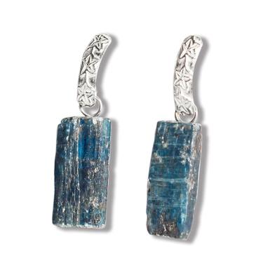 Imagem de Brinco Apatita Azul Canudo Pedra Natural Tarraxa Prata 950
