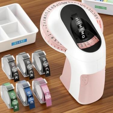 Imagem de Máquina de etiquetas em relevo com fitas, 3D Classic Embosser, E975 Vintage Nostalgia Impressora Manual com 6 rolos de etiquetas de 9 mm x 3 m para casa, escritório e artesanato DIY, branco e rosa