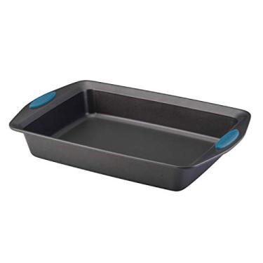 Imagem de Rachael Ray Yum -o! Assadeira antiaderente com aderências/Forma de bolo antiaderente com aderência, retangular – 22,8 cm x 33 cm, cinza