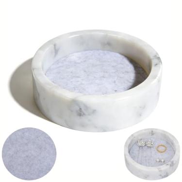 Imagem de NUOYIA Bandeja de mármore redonda pequena de 12 cm com almofada protetora de feltro, suporte de prato de anel de joias, bandejas decorativas de servir para cômoda, entrada, decoração de mesa (branca)