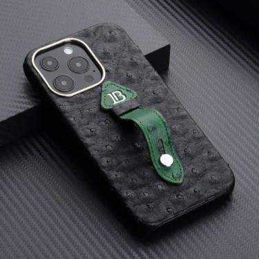 Imagem de IRTGFG Capa de couro com suporte para alça de pulso e suporte para iPhone 16 Plus, capa rígida retrô para PC à prova de choque (para iPhone 16 Plus/preto)