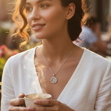 Imagem de Pingente Amaré Árvore da Vida Cravejada em Prata 925 Prata com Zircônias Joia Simbólica...