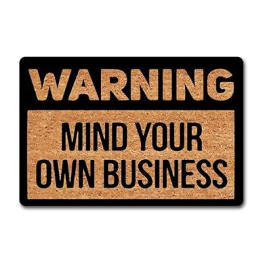Imagem de Capacho divertido Mind Your Own Business – Tapete de boas-vindas de borracha antiderrapante de 60 x 40 cm para porta da frente, tapete de entrada com design bem-humorado – uso interno/externo durável