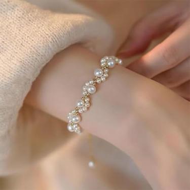 Imagem de Pulseiras de pérolas femininas modernas pulseiras de pérolas douradas delicadas para mulheres, pulseiras elásticas empilháveis, joias de dama de honra, meias de Natal, presentes de amizade, presentes
