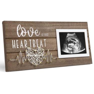 Imagem de Aosemili Porta-retrato de ultrassom Love At First Heartbeat Sonogram 10 x 7,6 cm - anúncio de gravidez presente de revelação de gênero do bebê - Presentes de chá de bebê para mãe esperando que os pais