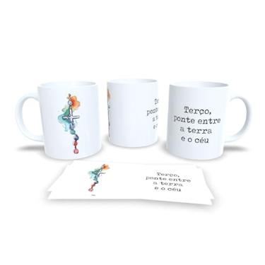 Imagem de Caneca Religiosa com Terço, Com o Terço Renovo Minha Devoção, Porcelana Branca, Design Artístico em Tons Pastéis (13746)