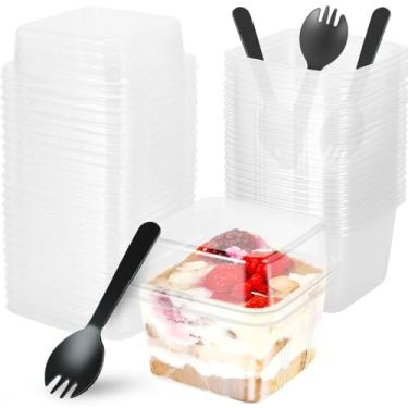 Imagem de 50 peças de copos de sobremesa de plástico de 227 g com tampas e garfos recipiente reutilizável para cupcake quadrado transparente caixa de armazenamento de bolo selada para bolos de sobremesa