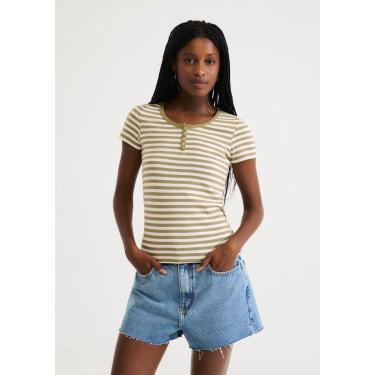 Imagem de Blusa Feminina Listrada Em Malha Binada Com Botões-Feminino