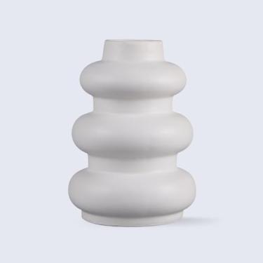 Imagem de Handicrafts Home Vaso de cerâmica – Vaso decorativo minimalista branco Orbitra para prateleira, cornija ou entrada – Escultura de arte moderna feita à mão para flores secas ou grama dos pampas