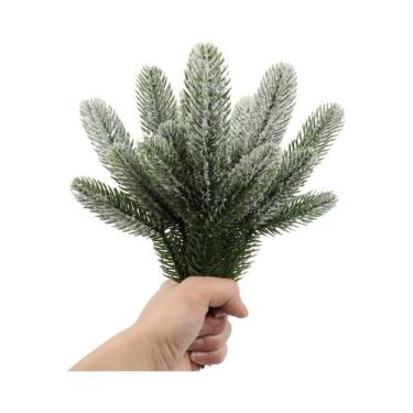 Imagem de Guirlanda De Natal Com Agulhas De Pinheiro Brancas E Frutas, Decoração