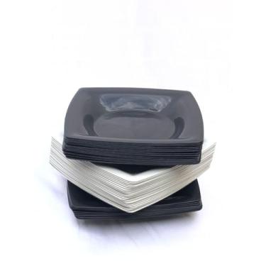 Imagem de Pratos Quadrados Plástico Refeição Lanche Churras Lanchonete 22cm reutilizáveis branco e preto(Sortido (Preto e Branco),20)