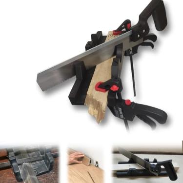 Imagem de Kit Gabarito Caixa Meia Esquadria Serrote + Kit 2 Grampos de Aperto Rápido 265mm Corta Ângulos Serra 300mm P/Serrar Madeira Forma de Corte Serrinha de Marceneiro
