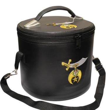 Imagem de Capa de chapéu Fez Shriner maçônico premium de couro preto – Emblemas duplos na frente e na parte superior (bordado à máquina) com alça de ombro