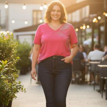 Imagem de Blusa Feminina Plus Size em Malha com Estampa de Folhagens  Decote V C