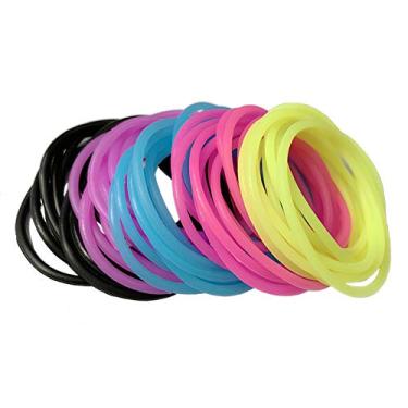Imagem de 50 pulseiras de silicone de geleia de cores sortidas, pulseiras de néon, pulseiras retrô para lembrancinhas de festa dos anos 80 para mulheres e meninas (preto, roxo, rosa, amarelo, azul)