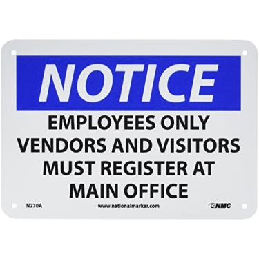 Imagem de NMC Placa N270A OSHA, legenda "AVISO - FUNCIONÁRIOS APENAS VENDEDORES E VISITANTES DEVEM SE REGISTAR NO ESCRITÓRIO PRINCIPAL", 25,4 cm de comprimento x 17,8 cm de altura, alumínio, preto/azul sobre