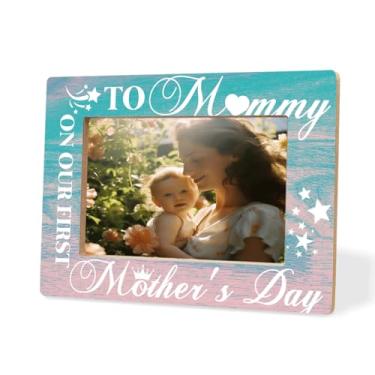 Imagem de XHWLYN Porta-retrato de madeira para mamãe no nosso primeiro dia das mães, presente doce para chá de bebê, dia das mães, aniversário, berçário, família, presente de Ação de Graças e Natal, 20 x 15 cm