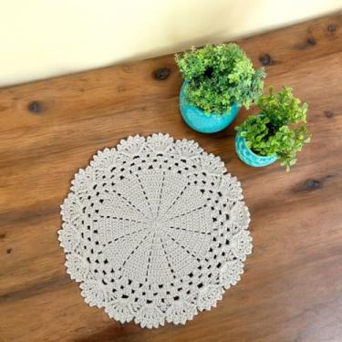 Imagem de Sousplat Descanso de Prato Romântico 38cm Crochê Artesanal (Cru)