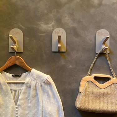 Imagem de 3 Ganchos Provador de loja Sim Não Talvez Arco Capela Boho Premium Cinza