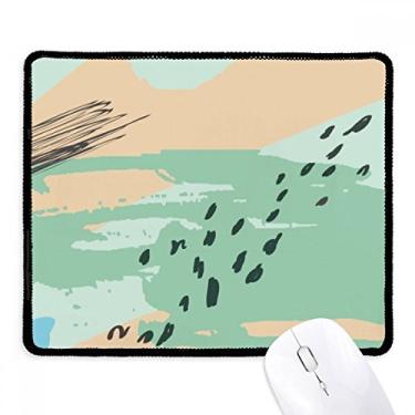 Imagem de Tapete de borracha para jogos com estampa de plantas abstratas espalhadas com bordas costuradas