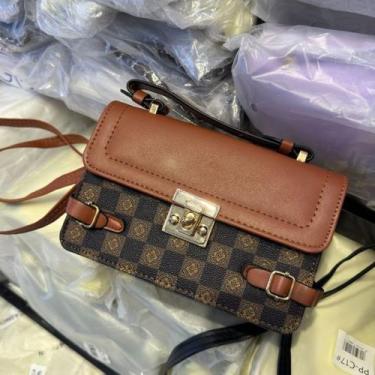 Imagem de Bolsa Estilosa de Grife Nova Lançamento Tranversal, Marrom