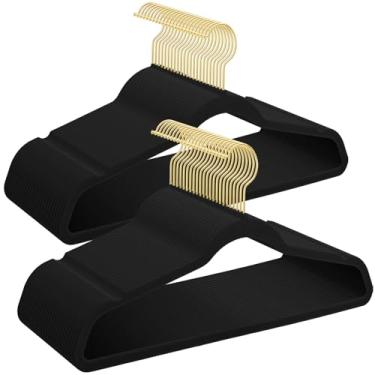 Imagem de UNEED Pacote com 22 cabides de veludo com ganchos dourados – Cabides resistentes antiderrapantes para casacos, ternos, vestidos e suéteres – Design fino, organizador de armário (preto)