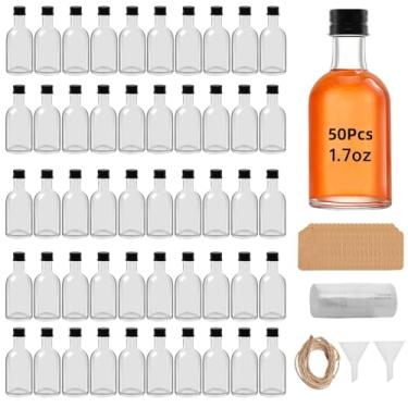 Imagem de eispap 50 peças de mini garrafas de licor de vidro com tampas, garrafa de vinho pequena de vodka de vidro, reutilizável, garrafas de álcool vazias com tampa de rosca preta de alumínio (50 ml)
