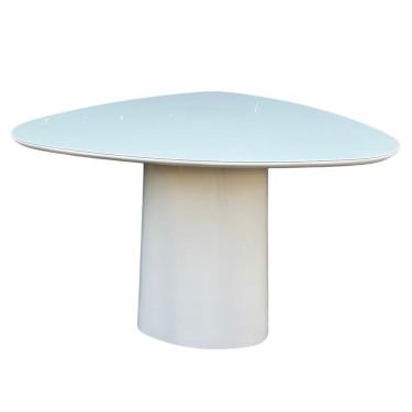 Imagem de Mesa De Jantar Cone Orgânica Redonda 160x164 Cm Laqueado Off White