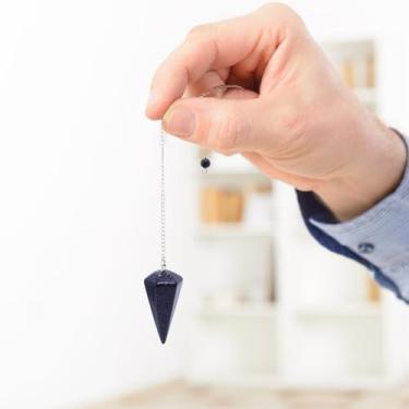 Imagem de Pêndulo de cristal sintético com ponta dourada azul para cura e absorção de energia para meditação 37 mm