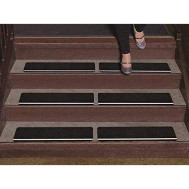 Imagem de Safe Way Traction Fita de segurança antiderrapante para escada preta, 15 x 61 cm (6" x 24") com faixa que brilha no escuro, 10 passos por pacote