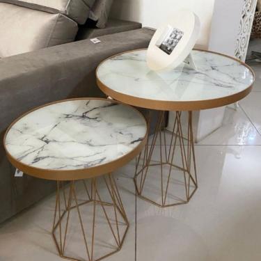 Imagem de Mesa Lateral Redonda Trama Dourado