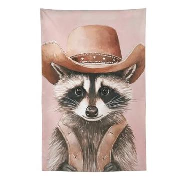 Imagem de Guaxinim em chapéu de cowboy com colete tapeçaria de parede bonito decoração animal de fazenda fundo rosa arte caprichosa para sala de estar quarto rústico estilo country decoração pendurada destaque