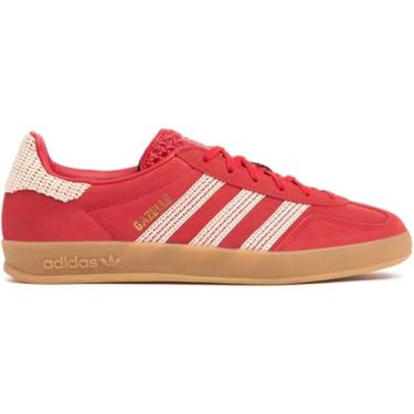 Imagem de adidas Originals Gazelle Tênis feminino para uso interno, Escarlate Vermelho Bege Gum, 38