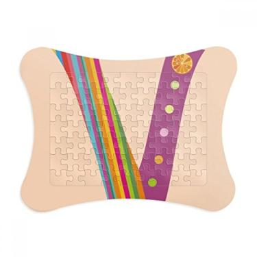 Imagem de Moldura de quebra-cabeça com estampa de frutas laranjas em V com alfabeto e enfeite de quebra-cabeça