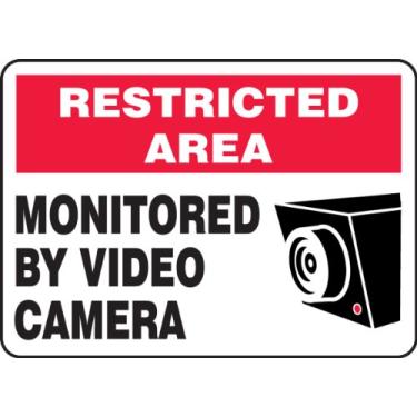 Imagem de Accuform Placa de segurança de plástico MASE903VP, legenda "Área restrita monitorada por câmera de vídeo" com gráfico, 25,4 cm de comprimento x 35,5 cm de largura x 0,1 cm de espessura, vermelho/preto