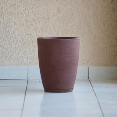 Imagem de Vaso de Planta Decoração Casa Jardim Coluna Cone Bojo 38x31 com Prato Textura Escovada em Polietileno (Marrom)