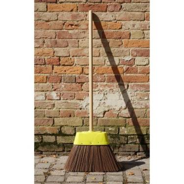 Imagem de Vassoura Piaçava Natural Nº4 - Limpeza Pesada e Durável - Congratulati