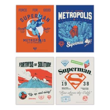 Imagem de TRENDYPRINT DC Comics – Superman – Guia de viagem – Conjunto de quatro arte de parede de 20 x 25 cm – Colecionáveis oficialmente licenciados – Metropolis, Fortress of Solitude, and the Man of Steel