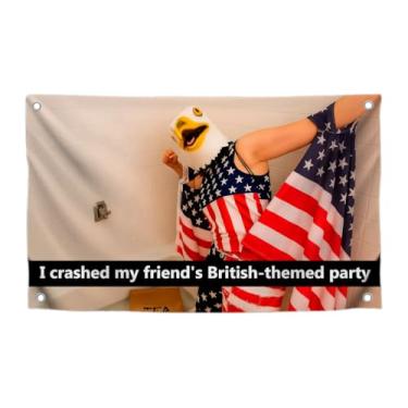 Imagem de Bandeira americana hilária de 9 x 1,5 m com citação "I Crashed My Friend's British - Festa temática" com quatro ilhós de latão - Bandeiras dos EUA de um lado para irmandade - Tapeçaria de arte de