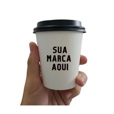 Imagem de Copo 300 ml em Papel Personalizado com Tampa com Bico Preta - Biodegradável - Pacote com 50 unidades