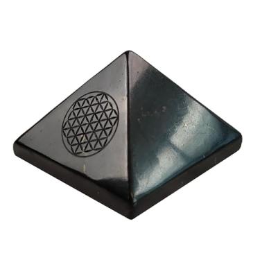 Imagem de Pirâmide polida de pedra shungite autêntica de 5 cm com símbolo de gravação de flor da vida | Estatueta de shungite crua para proteção de casa, decoração de quarto, decoração de mesa de escritório