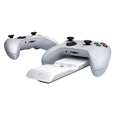 Imagem de PDP Estação de carregamento dupla METAVOLT para jogos para 2 controles Xbox – Microsoft licenciada compatível com várias versões Xbox Series X|S, acessório Xbox One, porta magnética segura, 20 horas de jogo por carga – Branco