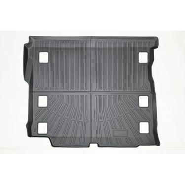 Imagem de Yakitoko Tapete de forro de porta-malas de carro 3D TPE para Jeep Wrangler JL 2018-2025 com subwoofer ajuste personalizado proteção de piso à prova d'água para todos os climas, resistente e inodoro