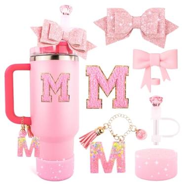 Imagem de Lingdeer Conjunto de acessórios de copo rosa para Stanley 850 g e copo de 1,134 g com alça, pingentes de letras, capas de canudo de arco e diamante, bota de silicone com glitter, adesivo personalizado