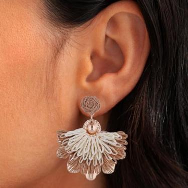 Imagem de Brincos femininos boho com pingente de flor marrom, azul, verde, amarelo, rosa, cauda de pavão, ráfia, relva, brincos El brinco boêmio, joias, presentes de Ação de Graças, presentes