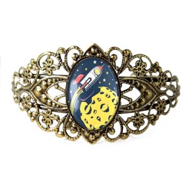 Imagem de Pulseira de filigrana retrô Rocketship - Nave espacial de brinquedo vintage, acessório de fantasia artesanal, bronze antigo prata ou preto, joias de vidro feitas à mão estilo vitoriano vintage - 761