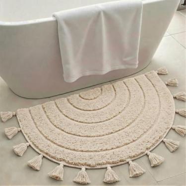 Imagem de Cevolyn Tapetes de banheiro boho de meio círculo com borlas antiderrapantes absorventes feitos à mão tapetes de banho fofos de crochê para banheira, decoração boho de casa de fazenda, lavável, bege